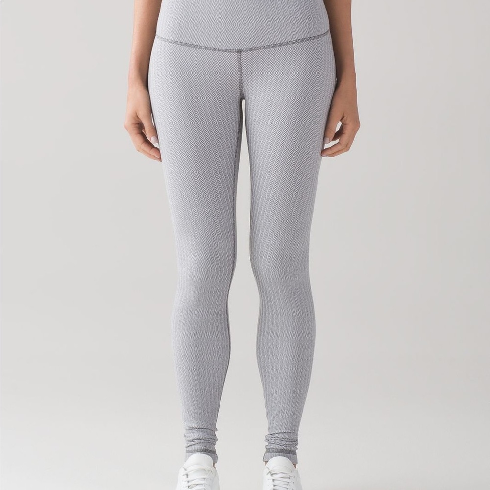 Lululemon wunder under 8